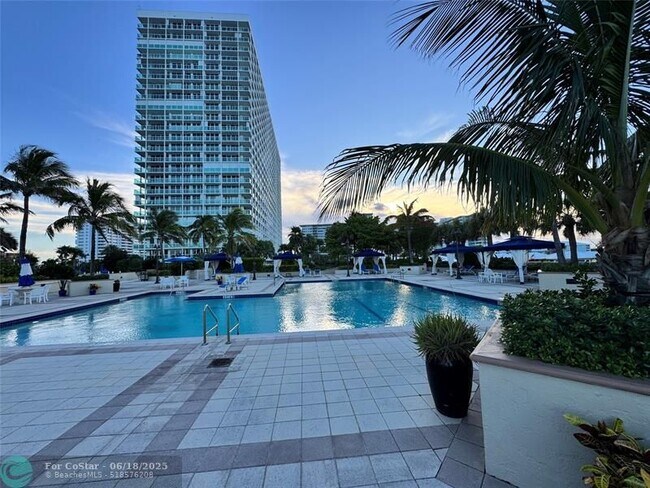 2100 S Ocean Ln-Unit -508 in Fort Lauderdale, FL - Building Photo - Building Photo