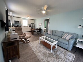 39190 W Sunfish Ct in Avon, NC - Foto de edificio - Building Photo