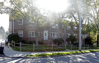 Crestwood Manor Apartments