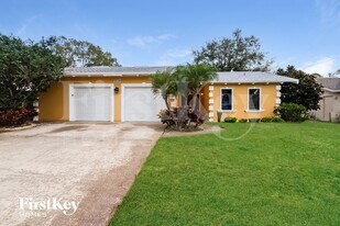 2918 Deer Run N in Clearwater, FL - Building Photo