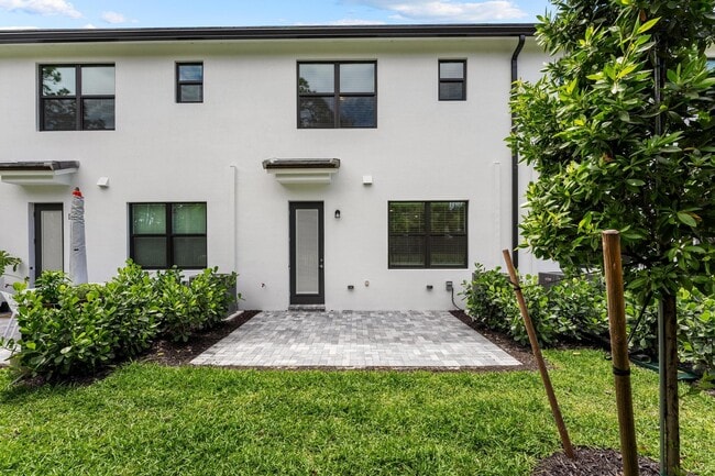 4333 Efendi Dr in Lantana, FL - Building Photo - Building Photo