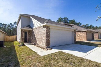 405 N Meadows Dr in Willis, TX - Building Photo - Building Photo