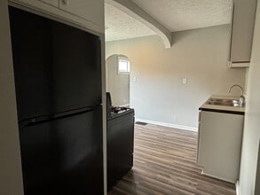 1401 N Gladstone Ave in Indianapolis, IN - Building Photo - Building Photo