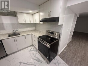 14 Jaypeak Rd in Brampton, ON - Building Photo - Building Photo