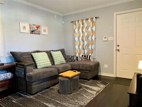 407 E 45th St in Austin, TX - Foto de edificio - Building Photo