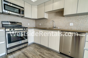 10473 Santa Monica Blvd in Los Angeles, CA - Building Photo