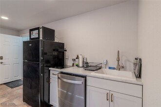 100 N Ocotillo St in Henderson, NV - Building Photo - Building Photo