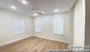 527 Montana St in San Antonio, TX - Building Photo - Building Photo