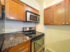3926 1st Ave NE in Seattle, WA - Building Photo - Building Photo
