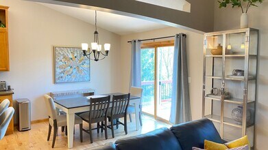 3109 Tamarack Ln SE in Rochester, MN - Building Photo - Building Photo