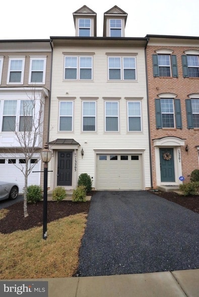 property at 13203 Getty Ln
