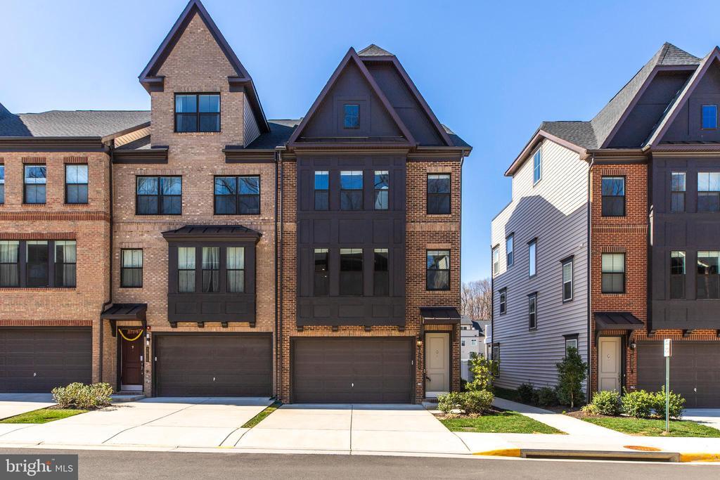3812 Rainier Dr in Fairfax, VA - Building Photo