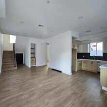 2109 S West View St, Unit 2109 in Los Angeles, CA - Building Photo - Building Photo