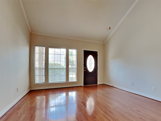 1127 Enclave Square E in Houston, TX - Building Photo - Building Photo