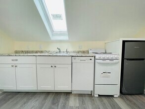 5 Parkdale St in Somerville, MA - Building Photo - Building Photo
