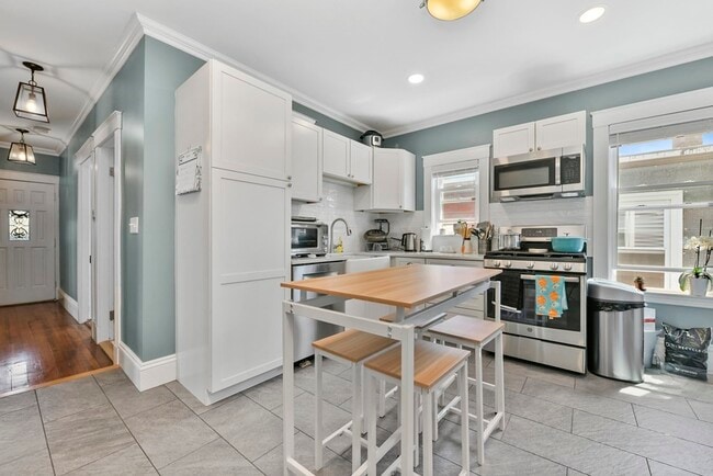 257 E Cottage St in Boston, MA - Building Photo - Building Photo