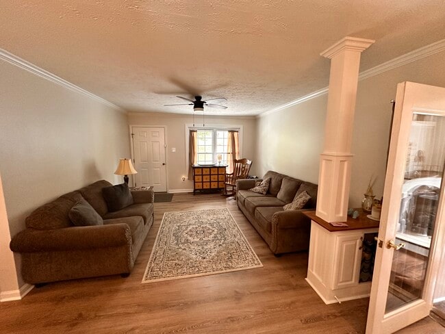 53 Paw Paw Dr in Front Royal, VA - Foto de edificio - Building Photo