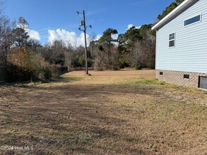 239 Belgrade-Swansboro Rd in Stella, NC - Building Photo - Building Photo