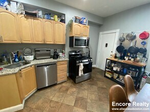 18 Portsmouth St, Unit 18 Portsmouth Street in Cambridge, MA - Foto de edificio - Building Photo