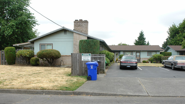 9009-9015 Northeast Oregon Street in Portland, OR - Building Photo - Building Photo