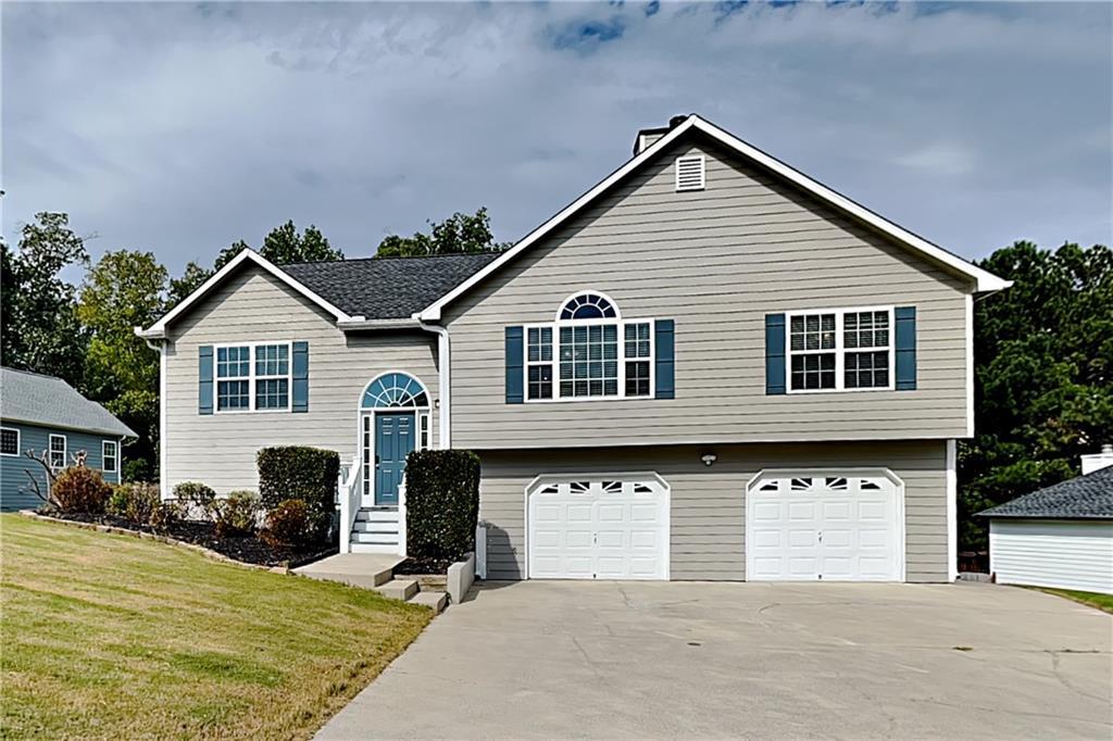 42 Oak Springs Ln in Dallas, GA - Building Photo
