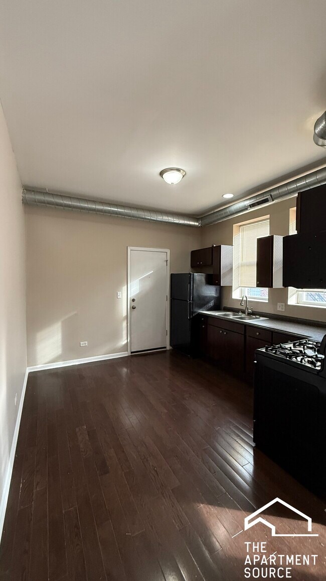 1919 S Racine Ave in Chicago, IL - Foto de edificio - Building Photo