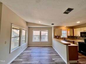1006 Wood Creek Dr in Fayetteville, NC - Building Photo - Building Photo