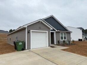 289 Greenbay St in Lillington, NC - Building Photo - Building Photo