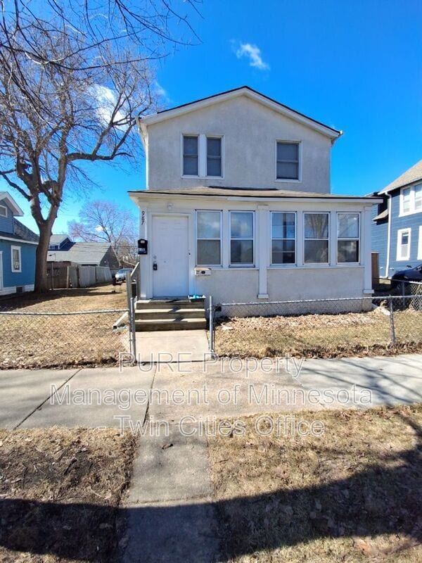 property at 987 N Churchill St