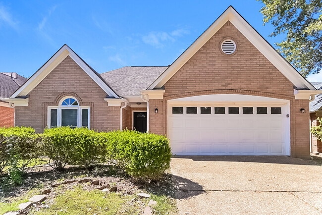 property at 1555 Appling Wood Cove N