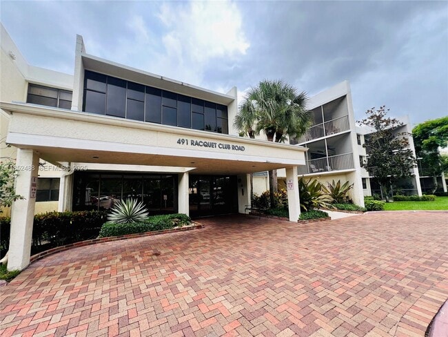 property at 491 Racquet Club Rd