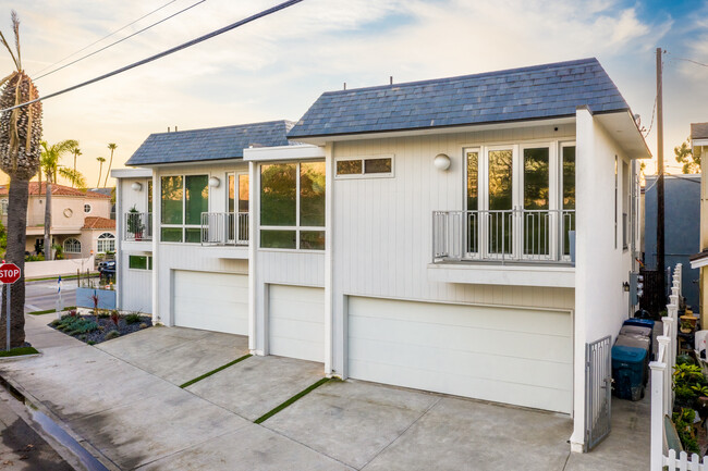 211 12th St in Seal Beach, CA - Building Photo - Building Photo