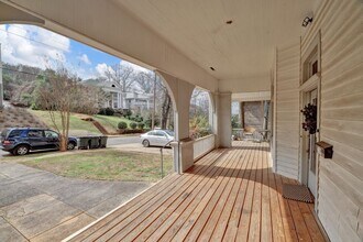 2134 16th Ave S, Unit A in Birmingham, AL - Foto de edificio - Building Photo