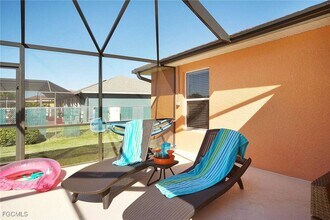 1916 NW 13th Pl in Cape Coral, FL - Foto de edificio - Building Photo