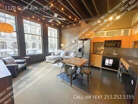 1120 E Cliff Ave in Tacoma, WA - Building Photo