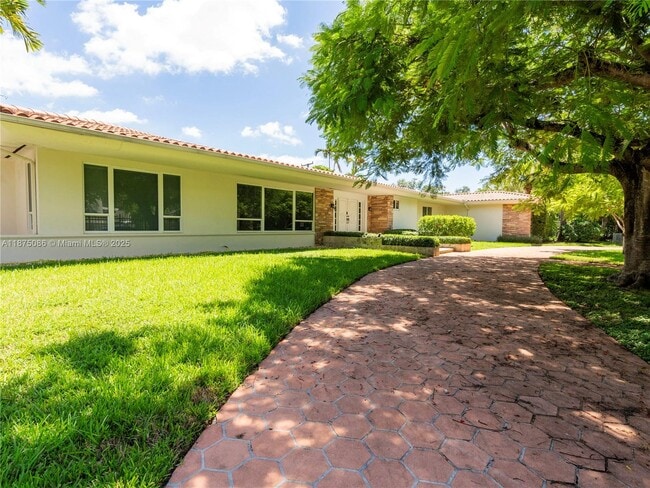 55 Pinta Rd in Miami, FL - Building Photo - Building Photo