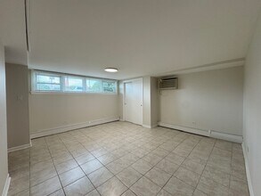 8006 W Addison St in Chicago, IL - Building Photo - Building Photo