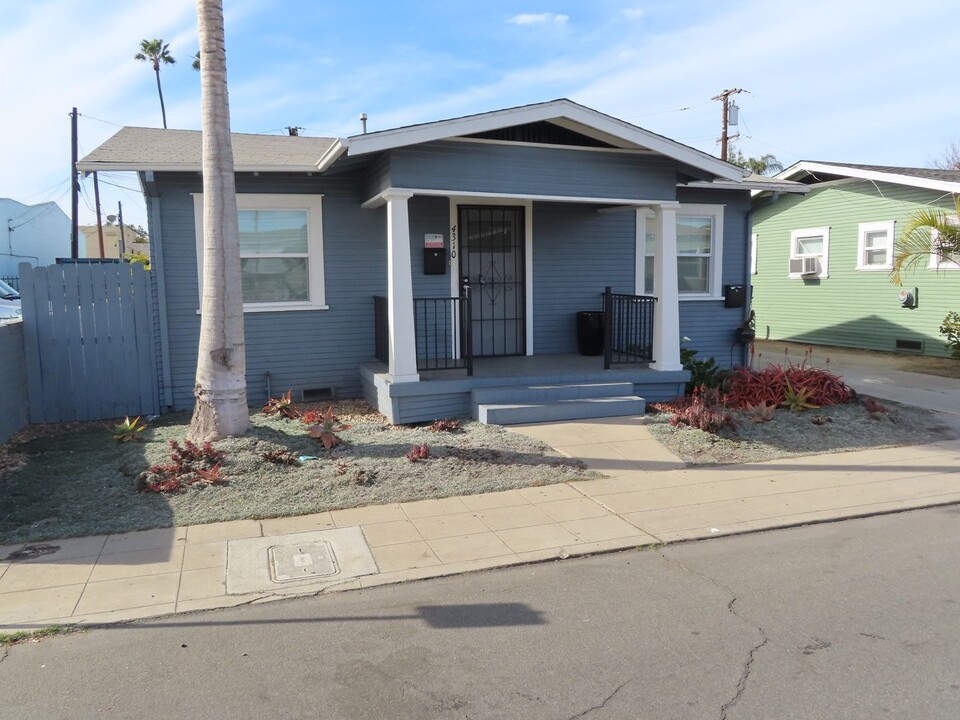 4345 1/2-4310-4312 33rd Pl in San Diego, CA - Building Photo