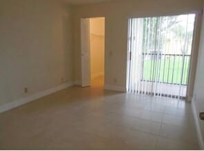913 Meadows Cir in Boynton Beach, FL - Building Photo - Building Photo