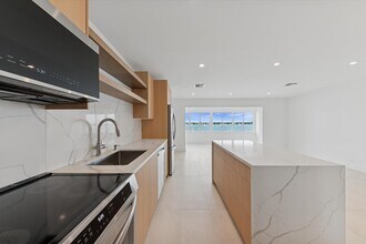 300 53rd St in West Palm Beach, FL - Building Photo - Building Photo