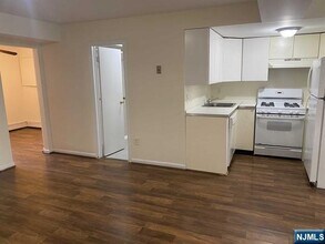 1462A River in Edgewater, NJ - Building Photo - Building Photo