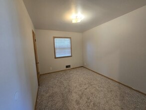 1473 Cope Ave E in Maplewood, MN - Foto de edificio - Building Photo