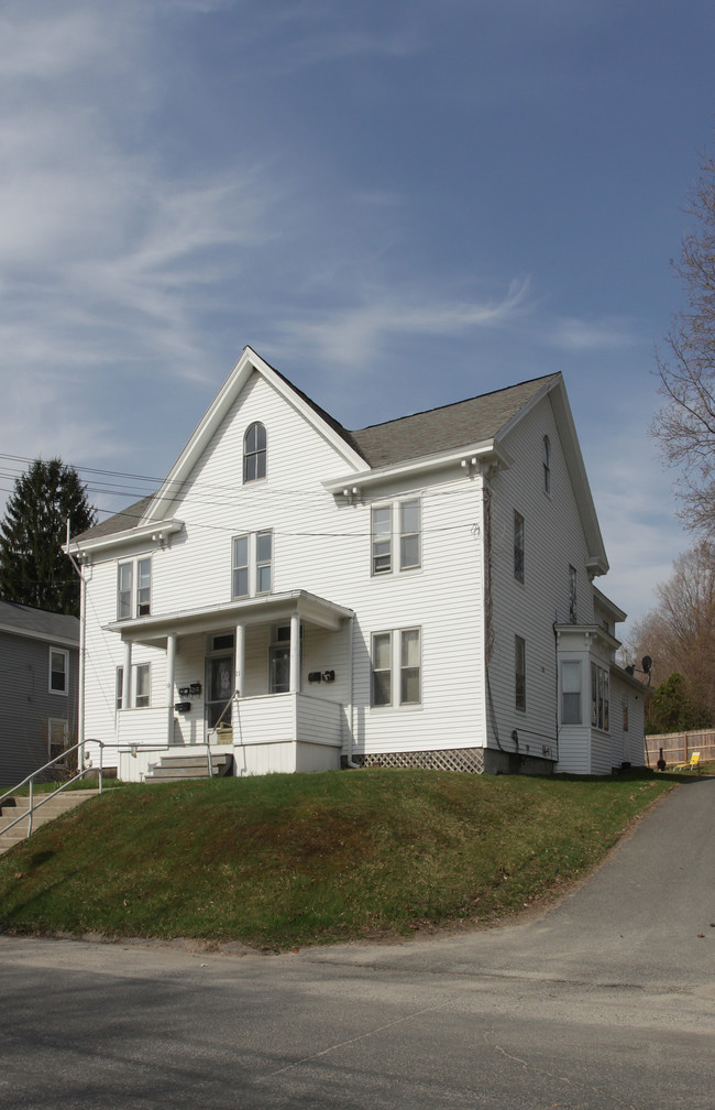 19-21 S John St in Pittsfield, MA - Foto de edificio - Building Photo