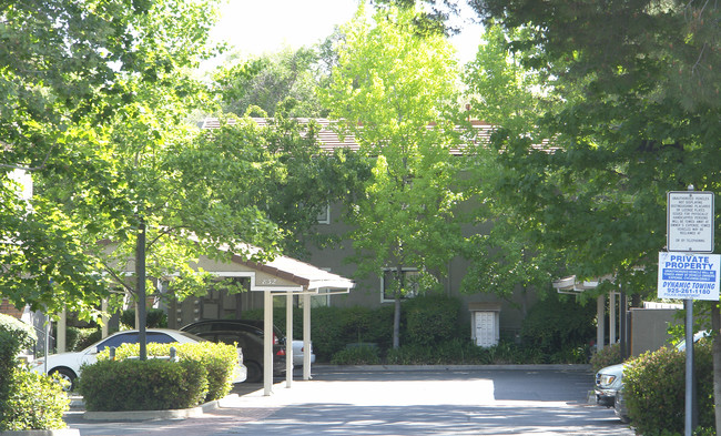 Sycamore Green South in Concord, CA - Building Photo - Building Photo