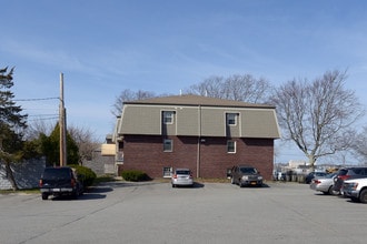 8-10 Spring St in Fairhaven, MA - Building Photo - Building Photo