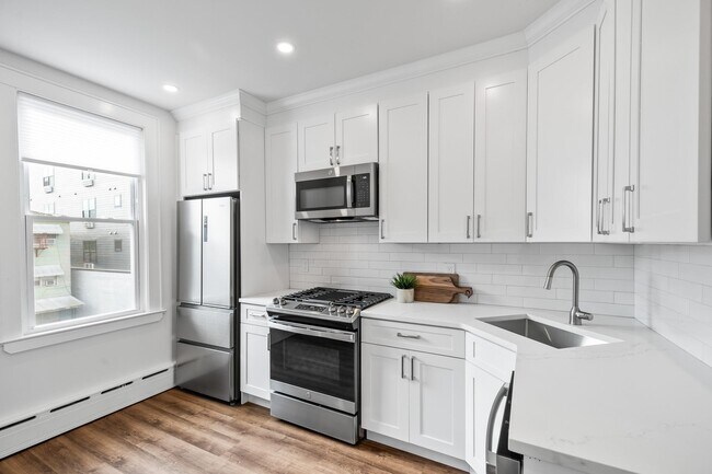 6116 Tyler Pl in West New York, NJ - Building Photo - Building Photo