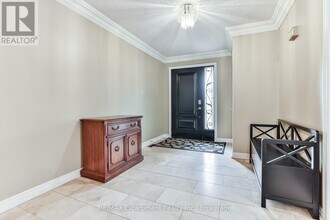 90 Waterfall Rd in Vaughan, ON - Building Photo - Building Photo