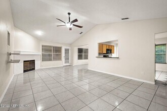 12635 Chapeltown Cir E in Jacksonville, FL - Building Photo - Building Photo