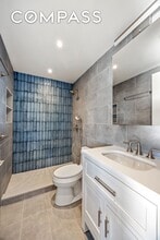 140 Charles St in New York, NY - Building Photo - Building Photo