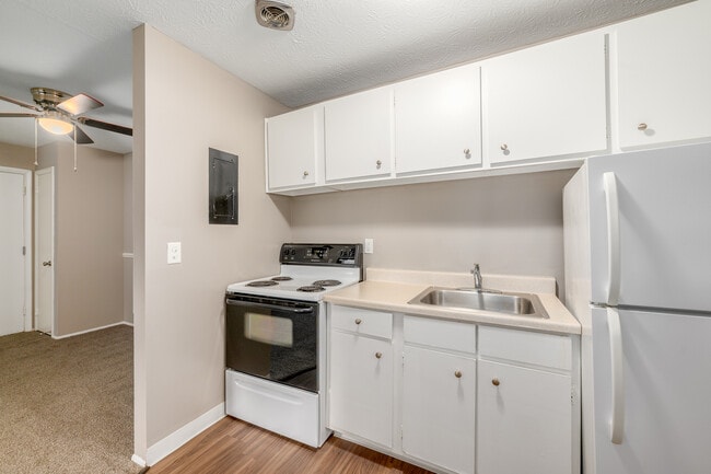 Kensington Club Apartments